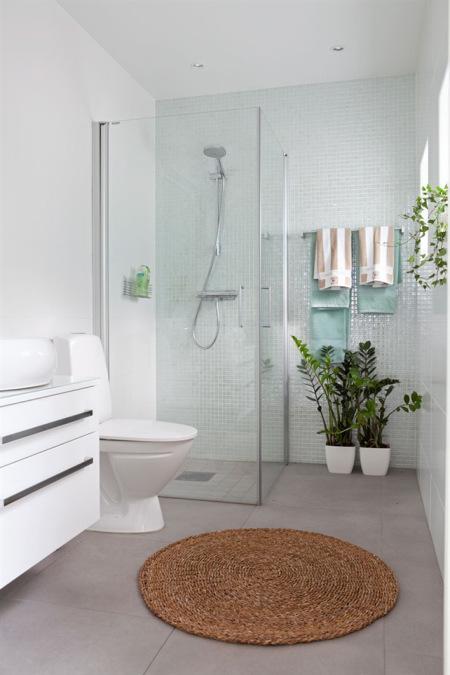 Una casa perfecta para vivir, trabajar e ir de vacaciones estilo nórdico decoración diseño escandinavo sueco diseño escandinavo nórdico decoración limpia ligera nordica decoración diseño interiores nórdico casas de campo blancas madera casa perfecta para vivir y trabajar casa en el bosque decoración blog decoración nórdica