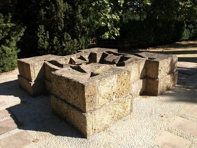 Tres fuentes en los Jardines del Guadalquivir.