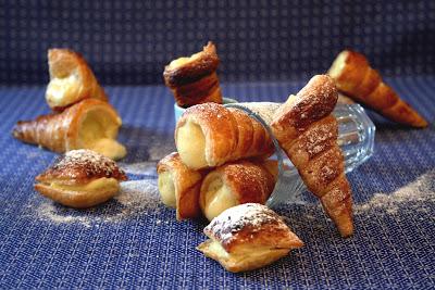 Caracolas rellenas de crema pastelera