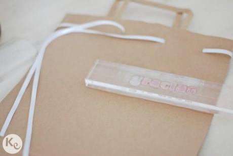 DIY #109. Decorar bolsas para un pack de bienvenida/Decorate welcome pack bags DIY. Welcome pack back