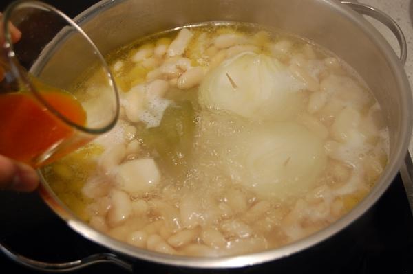 Fabes con almejas. La mejor receta de legumbre