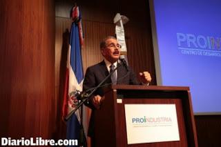 DM afirma enfrentará intereses bloquean solución crisis eléctrica.