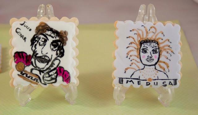GALLETAS DECORADAS MITOLÓGICAS Y OTROS TEMAS PARA LA PROFE DE LATÍN Y GRIEGO