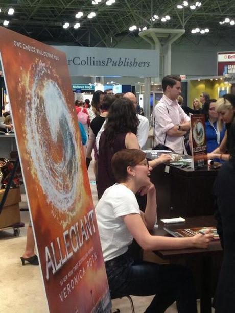 Veronica Roth en Book Expo America 2013 - Día 1