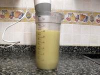 Crema de calcots con albóndigas de ternera y romesco