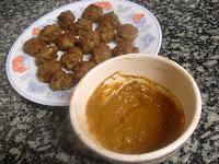 Crema de calcots con albóndigas de ternera y romesco