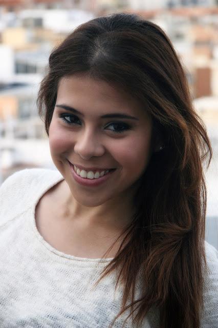 ¡Maquíllate! con productos básicos. 2 Looks ¡Maquíllate! con productos básicos. 2 Looks