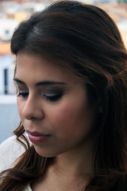 ¡Maquíllate! con productos básicos. 2 Looks ¡Maquíllate! con productos básicos. 2 Looks