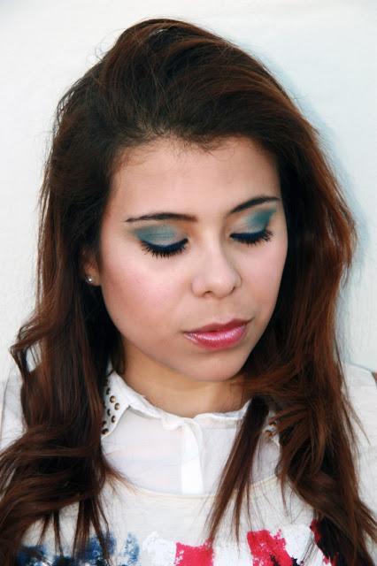 ¡Maquíllate! con productos básicos. 2 Looks ¡Maquíllate! con productos básicos. 2 Looks