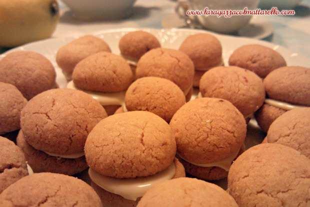 IMG 002126mr Baci di dama con almendras y chocolate blanco