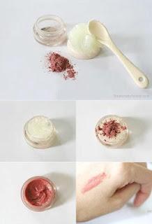 Haz tu propio brillo labial