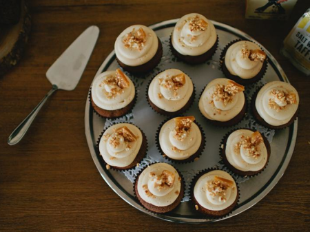 Estilismo New York en el buffet de postres de una boda tartas para bodas New York Cheesecake mesas buffets postres estilismos postres bodas estilismo new york postres estilismo new york bodas Diseño de postres y dulces decoración bufftes postres decoracion bodas