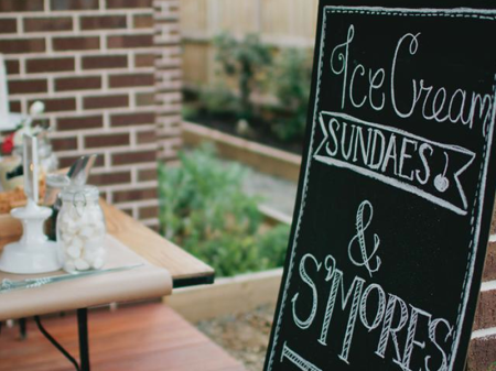 Estilismo New York en el buffet de postres de una boda tartas para bodas New York Cheesecake mesas buffets postres estilismos postres bodas estilismo new york postres estilismo new york bodas Diseño de postres y dulces decoración bufftes postres decoracion bodas