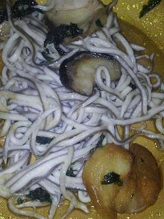 Gulas con boletus y gambas