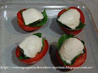 TOMATES AL HORNO CON ALBAHACA Y MOZZARELLA