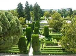 jardines-de-sabatini-formas-geométricas