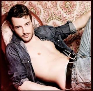 ENTREVISTA: CARLOS SALINAS (CANTANTE)