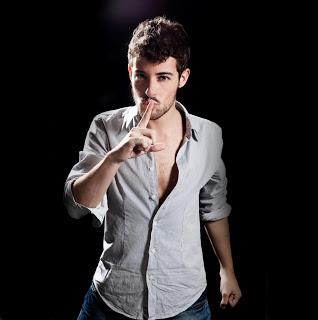 ENTREVISTA: CARLOS SALINAS (CANTANTE)