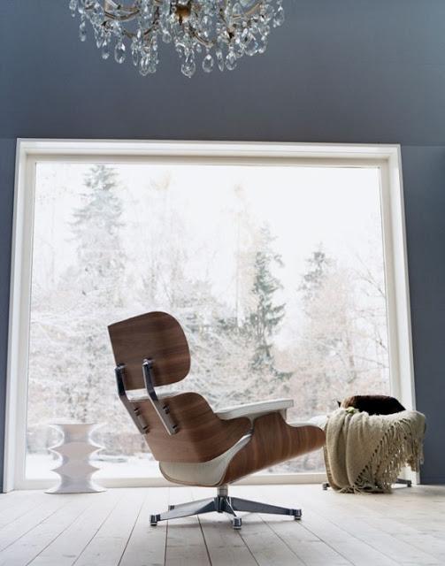 CLASICS, LOUNGE CHAIR BY EAMES
