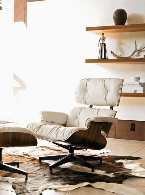 CLASICS, LOUNGE CHAIR BY EAMES