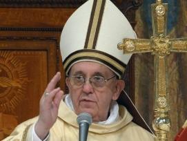 Papa Francisco rompe convencionalismos: Le da duro a corruptos Iglesia.