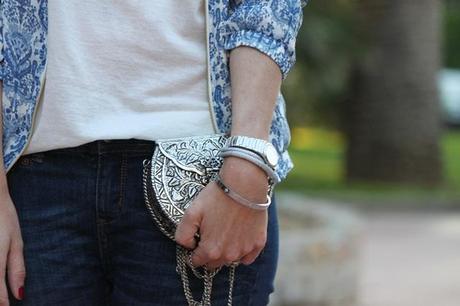 bomber_jacket-chaqueta_bomber-zapatos_plateados_Bershka-pelo_recogido-a_trendy_life