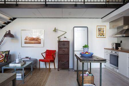 Loft de 67 m² de estilo nórdico industrial techos altos aprovechar espacio decoración loft industrial decoración grandes ventanales decoración estilo industrial moderno loft distribución loft pequeño diseño y decoración de lofts dos pisos decoración estilo nórdico industrial decoración abierta loft industrial decoración abierta diáfana de loft con escalera blog diseño y decoración nordica barandilla escalera caracol loft