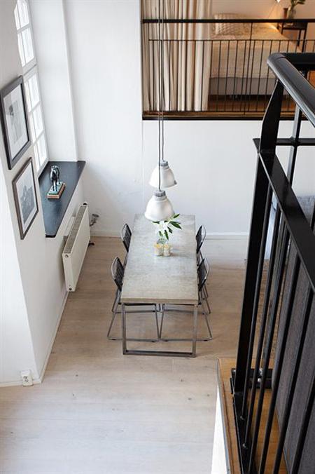 Loft de 67 m² de estilo nórdico industrial techos altos aprovechar espacio decoración loft industrial decoración grandes ventanales decoración estilo industrial moderno loft distribución loft pequeño diseño y decoración de lofts dos pisos decoración estilo nórdico industrial decoración abierta loft industrial decoración abierta diáfana de loft con escalera blog diseño y decoración nordica barandilla escalera caracol loft