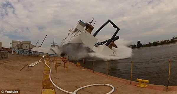 accidente durante la botadura de un buque en Wisconsin