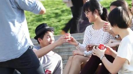 Coca-Cola crea la lata perfecta para compartirla con quien tú quieras cocacola2