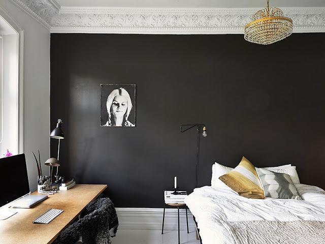 PAREDES NEGRAS COMO CABECERO/ BLACK WALLS AS HEADBOARD