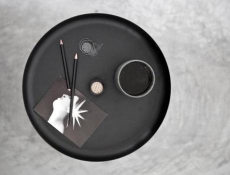 Flip around table by norm architects