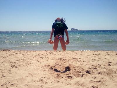 MATERNITY (CXX): EN LA ORILLA.