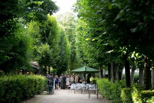 el festejo en jardines parisinos