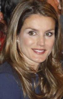 Letizia repite traje de Hugo Boss  en un acto de la ONCE en Oviedo