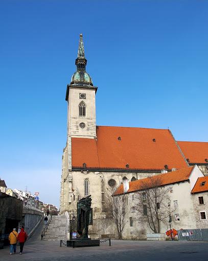 Bratislava, la ciudad de la Iglesia Azul