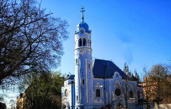 Bratislava, la ciudad de la Iglesia Azul