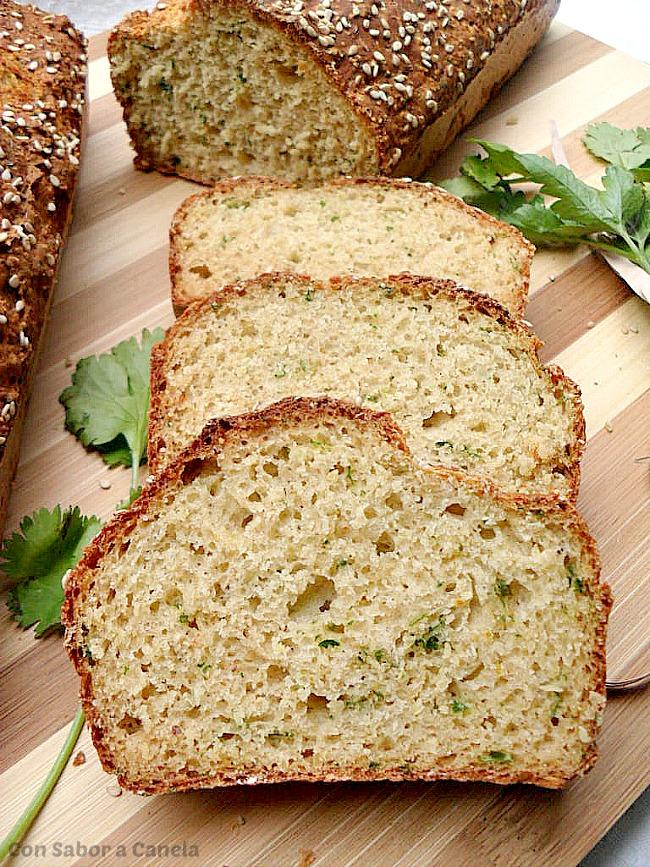 Pan de salvado de avena con cilantro