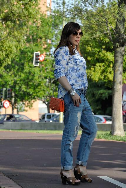 TOILE DE JOUY SHIRT.-