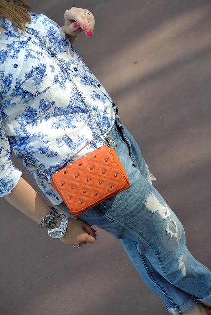 TOILE DE JOUY SHIRT.-