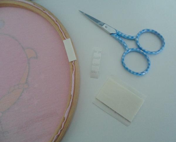 CÓMO ENMARCAR LA VIEJA ROPA DE TU BEBÉ