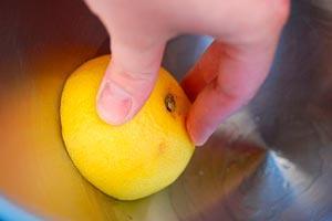 Limpiadores naturales con cáscara de limón