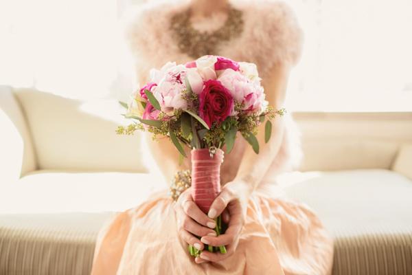 Romántica boda con una novia de color!