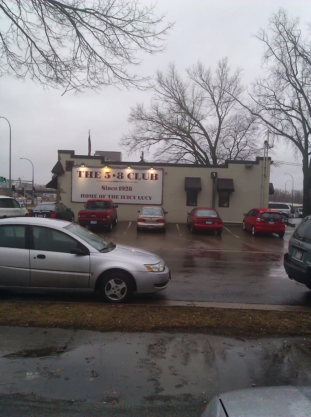 JUICY LUCY: la jugosa hamburguesa que está aún por llegar.