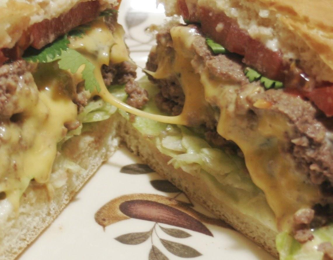 JUICY LUCY: la jugosa hamburguesa que está aún por llegar.