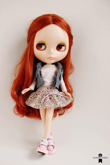 Emily se rodea de juguetes