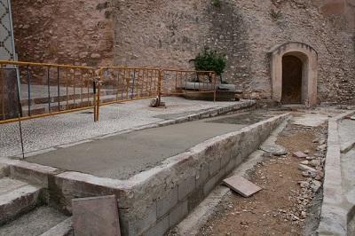 El Ayuntamiento de Betera coloca una rampa de acceso en los alrededores del Castillo de Bétera