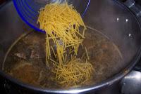 ALUBIAS CON FIDEOS Y HIERBABUENA