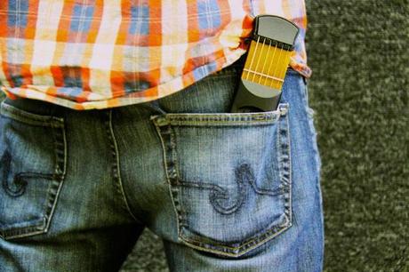 PocketStrings :: mini traste de guitarra para practicar