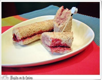 Enrollado de tapa negra con mermelada de frambuesa - Concurso Rollo Loco